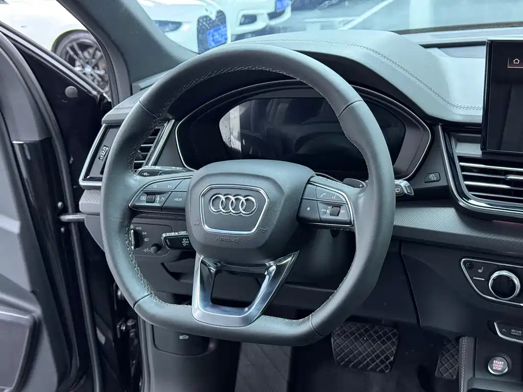 Audi Q5L 2023 — фото 7