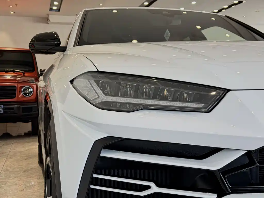 Lamborghini Urus 2018 — фото 6