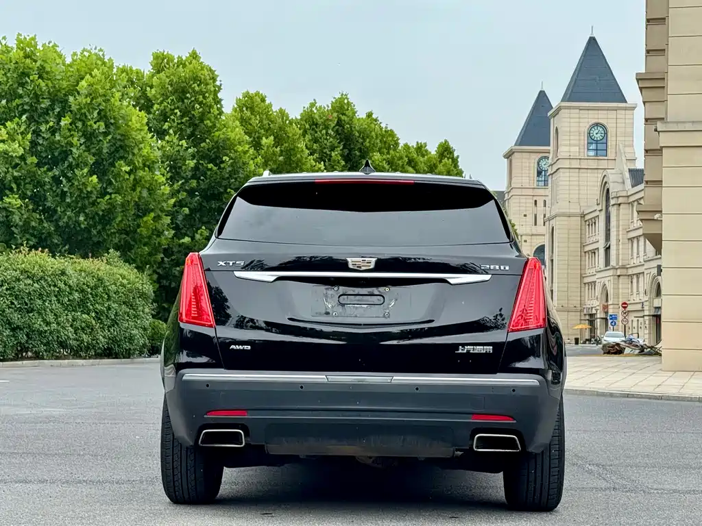 Cadillac XT5 2016 — фото 8