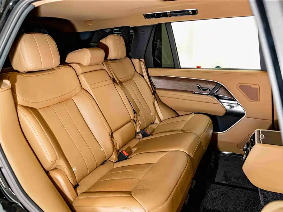 Land Rover Range Rover 2025 — фото 24