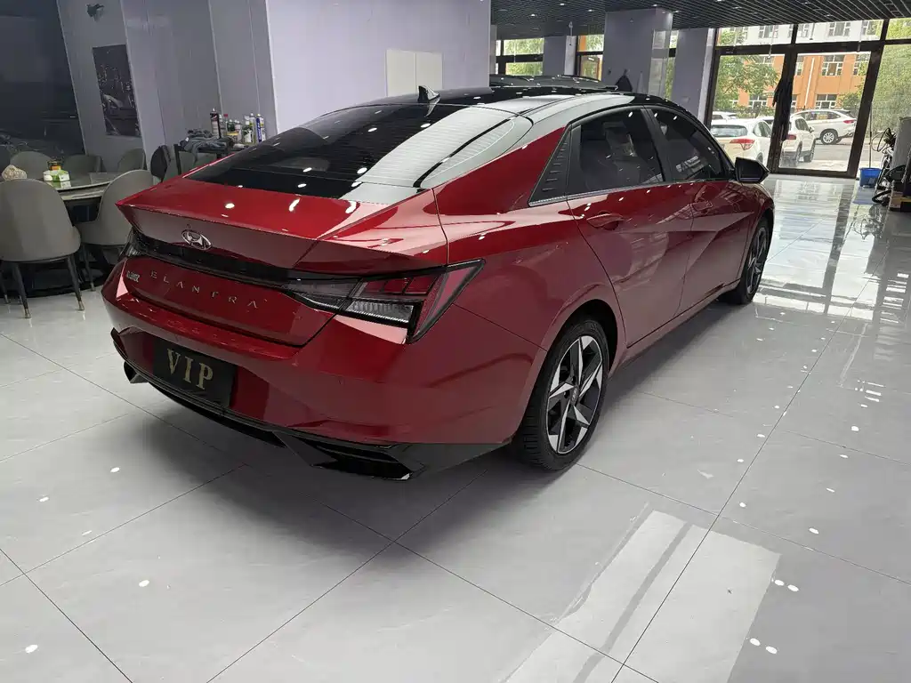 Hyundai Elantra 2022