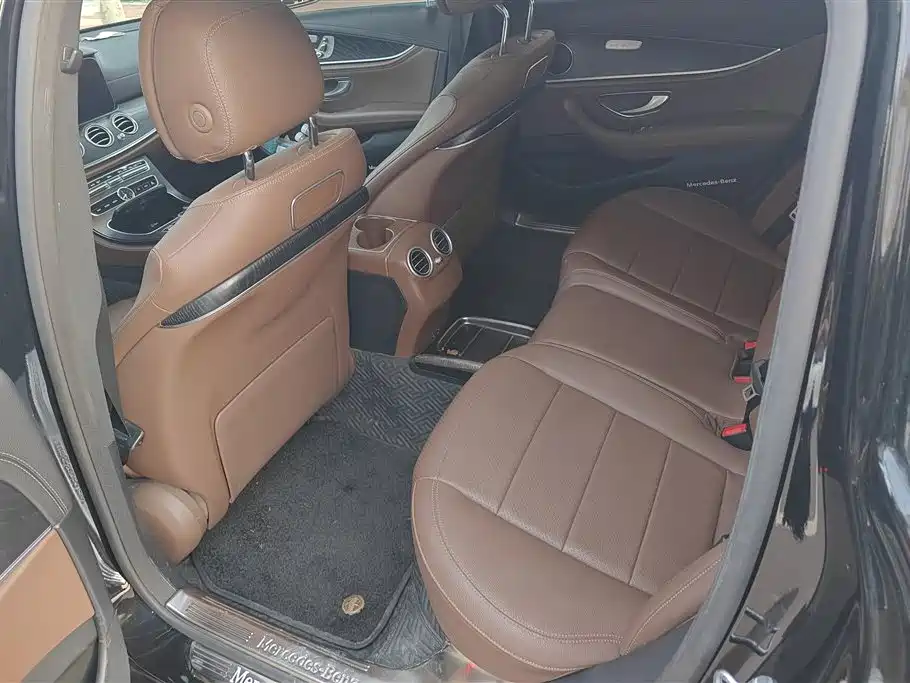 Mercedes-Benz E-Class 2018 — фото 11