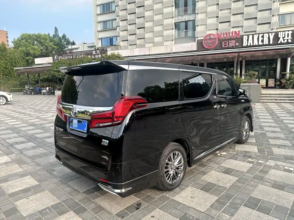 Toyota Alphard 2022 — фото 5