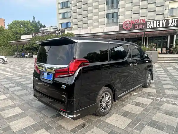 Toyota Alphard 2022