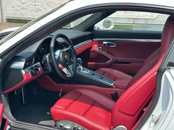 Porsche 911 2016