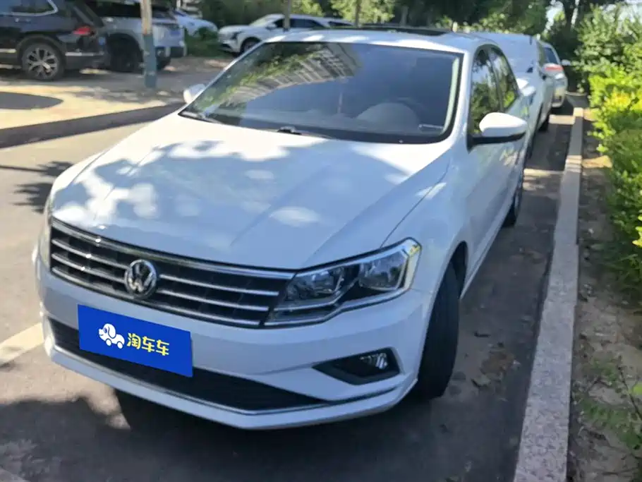 Volkswagen Jetta 2017 — фото 1