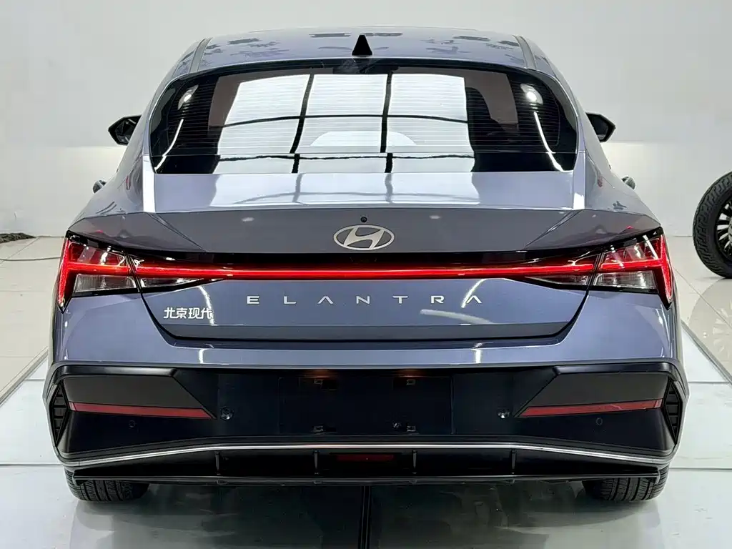 Hyundai Elantra 2023