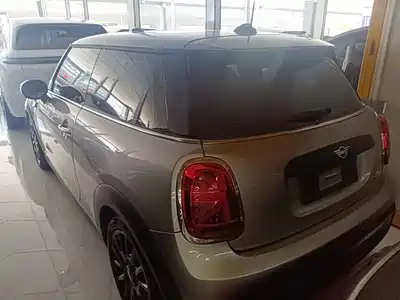 MINI MINI 2023