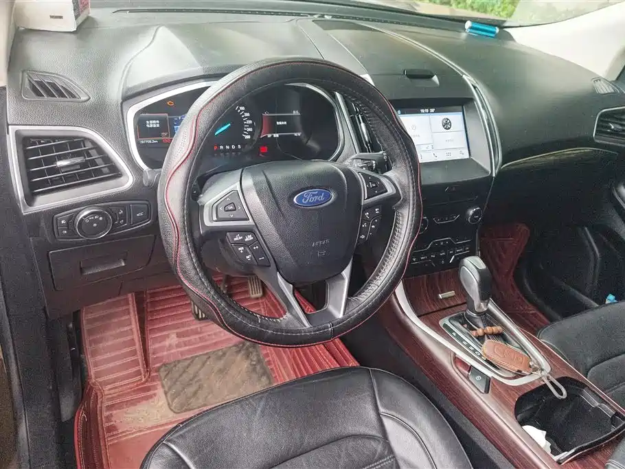 Ford Edge 2017 — фото 12