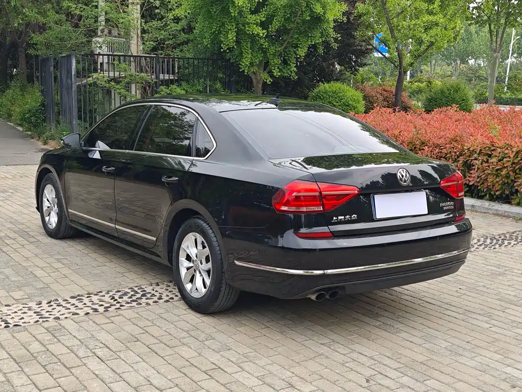 Volkswagen Passat 2018 — фото 8
