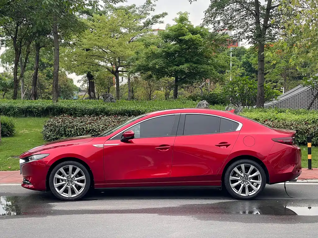 Mazda 3 Axela 2020 — фото 22