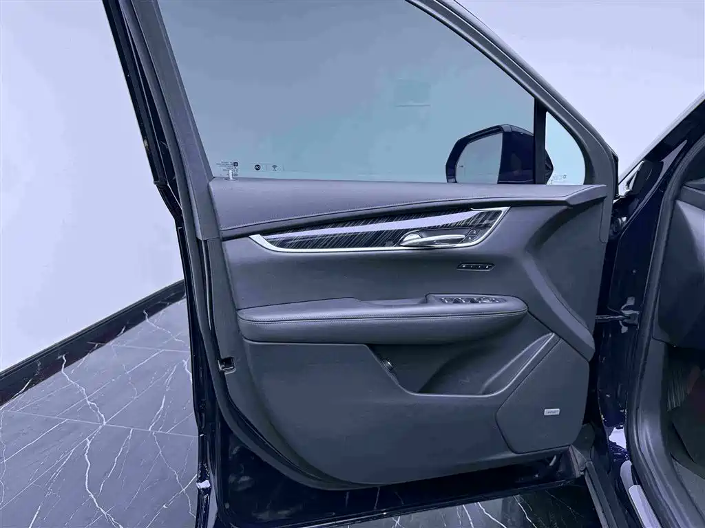 Cadillac XT6 2021 — фото 17