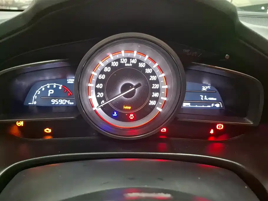 Mazda 3 Axela 2016 — фото 14