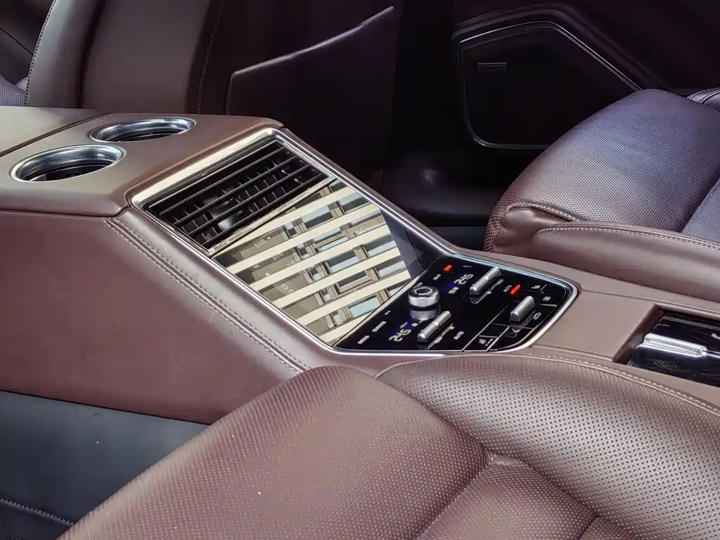 Porsche Panamera 2021 — фото 17