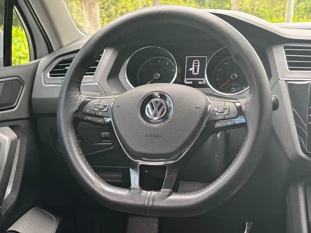 Volkswagen Tiguan L 2019 — фото 10