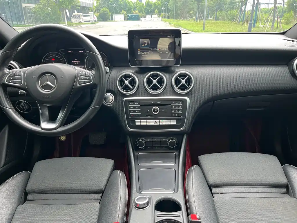 Mercedes-Benz A-Class 2017 — фото 8