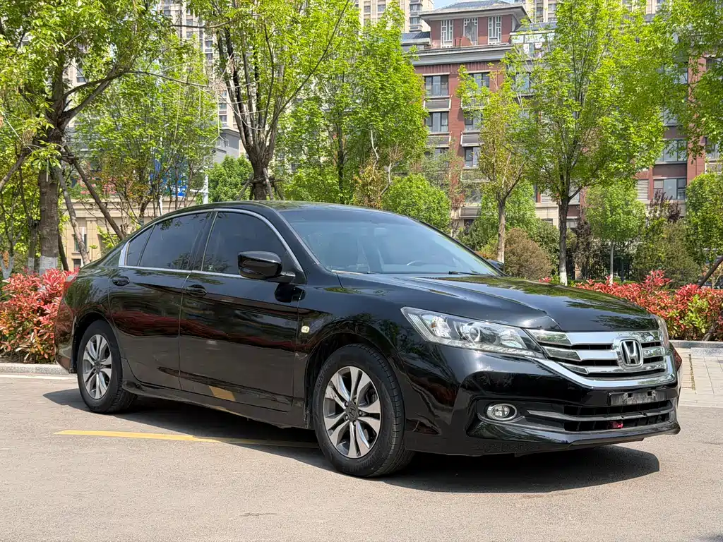 Honda Accord 2015 — фото 2