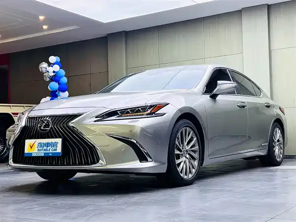 Lexus ES 2019