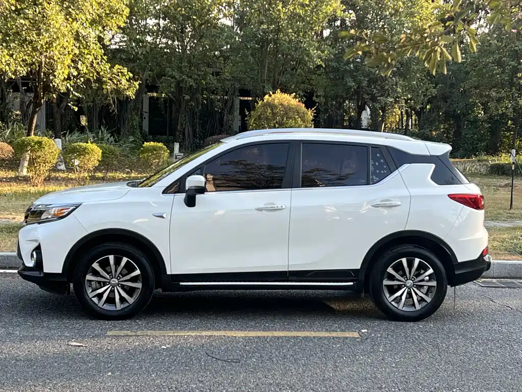 GAC Motor Trumpchi GS3 2019 — фото 9