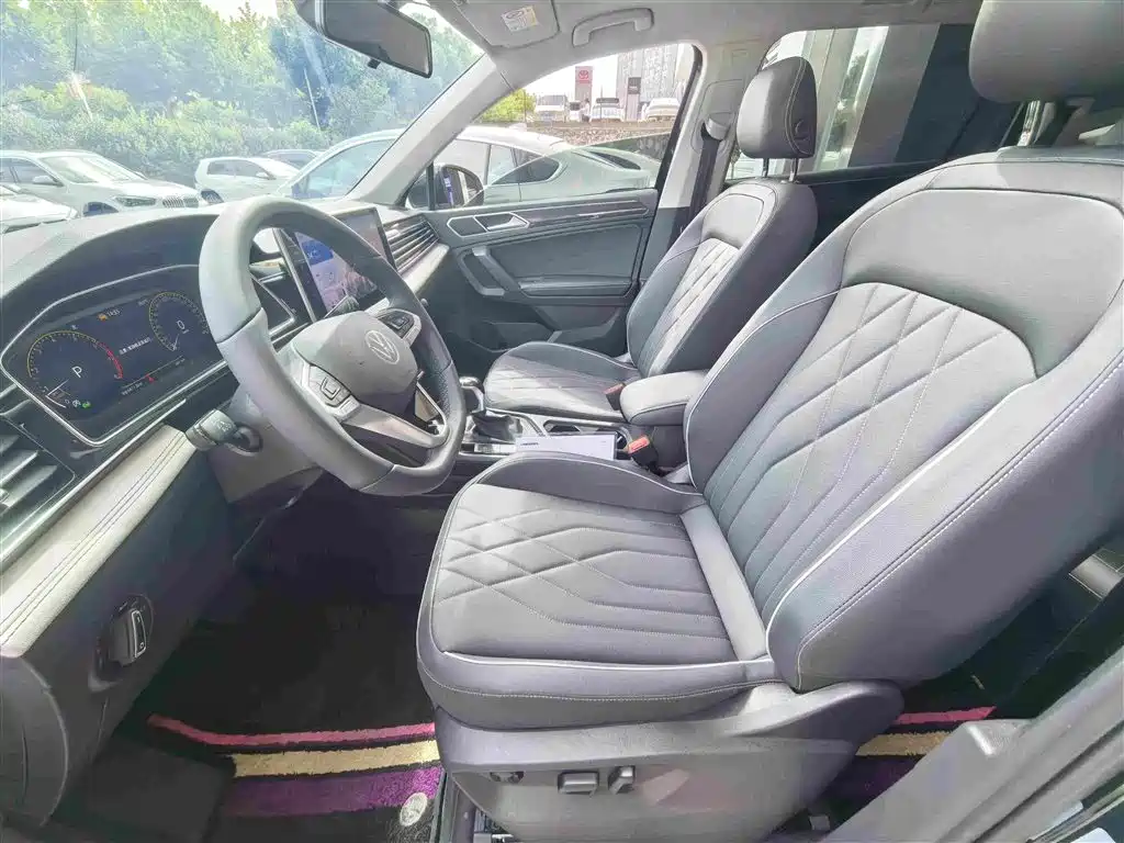 Volkswagen Tiguan L 2025 — фото 11