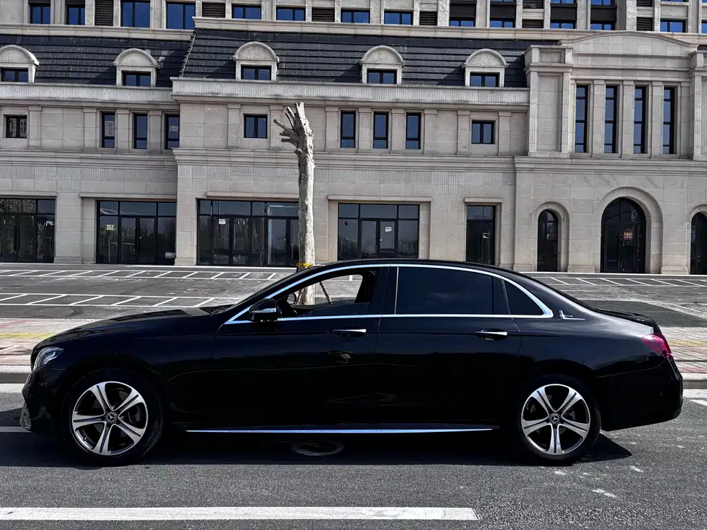 Mercedes-Benz E-Class 2020 — фото 10