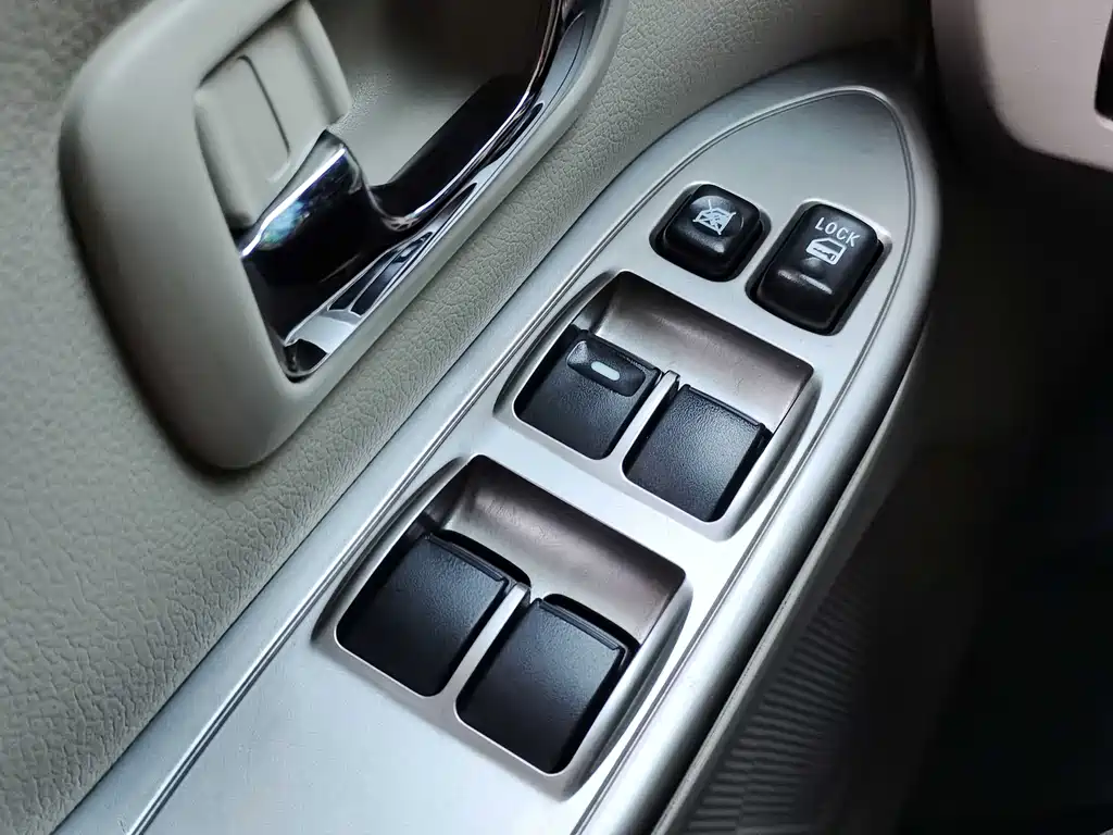 Mitsubishi Pajero 2019 — фото 18