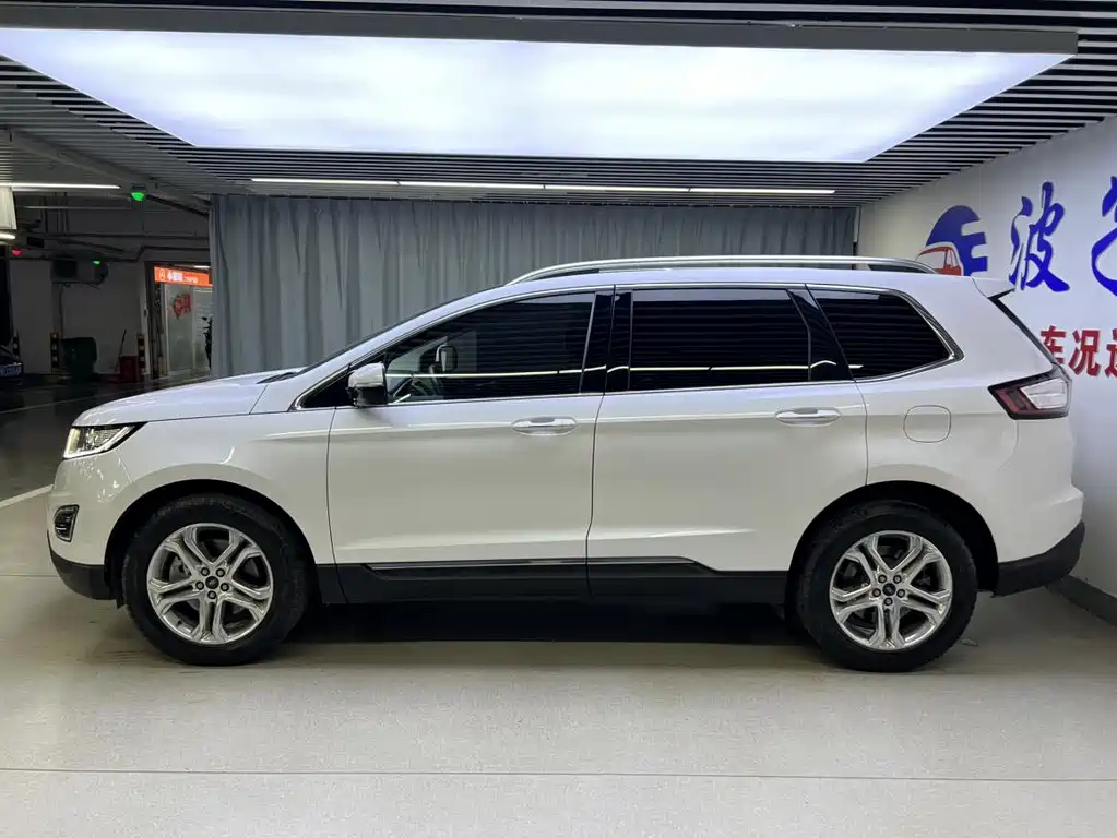 Ford Edge 2016 — фото 4