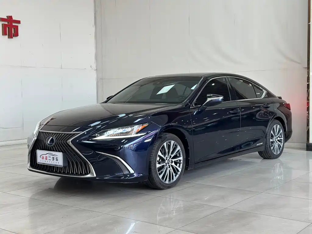 Lexus ES 2021 — фото 1