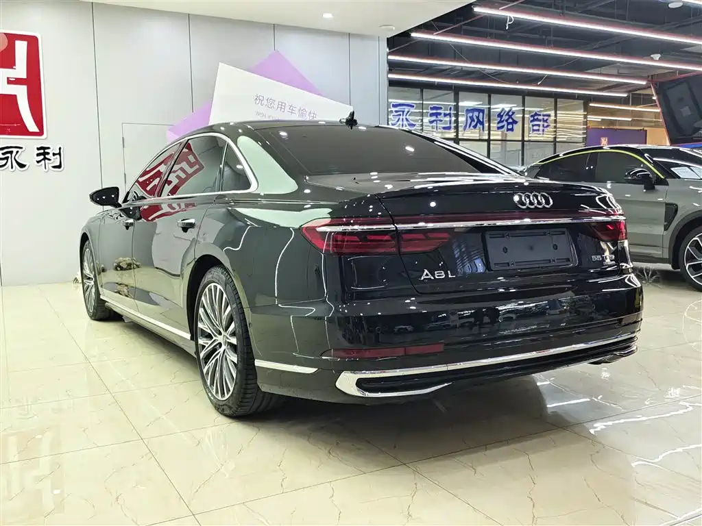 Audi A8 2022 — фото 4