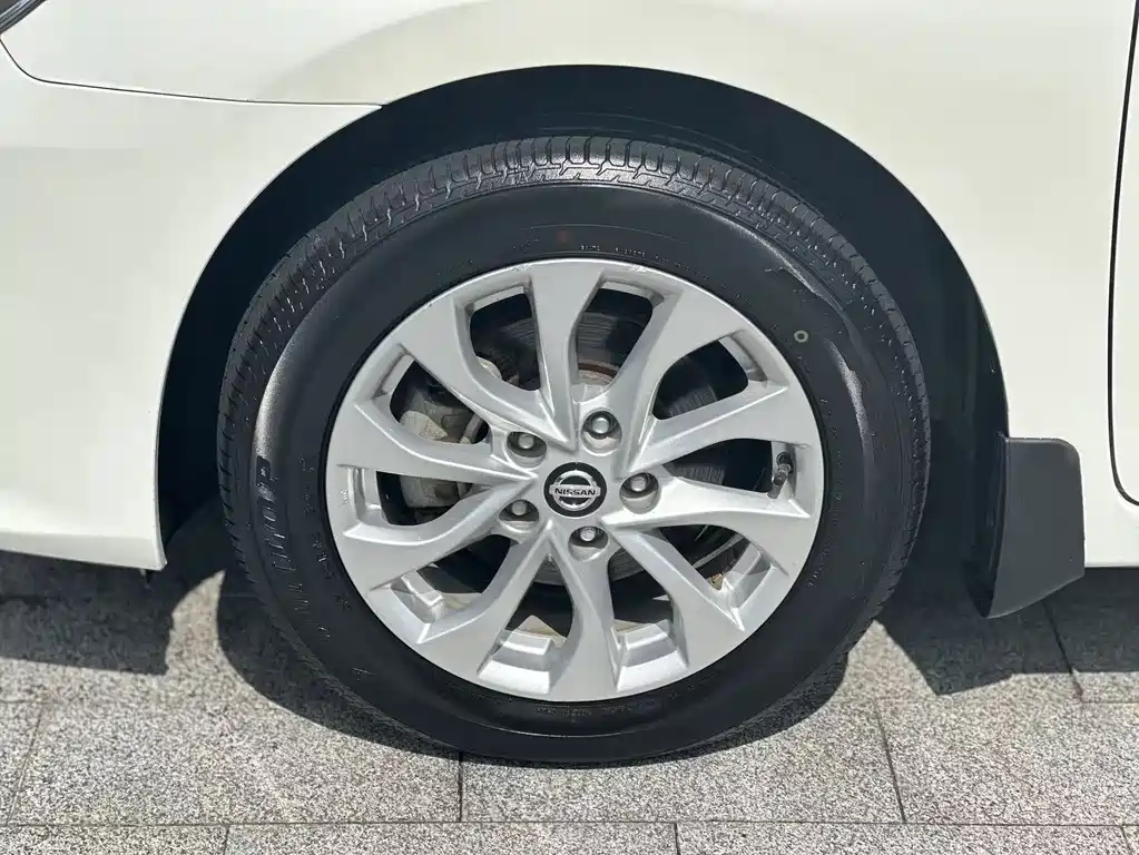 Nissan Sylphy 2018 — фото 16