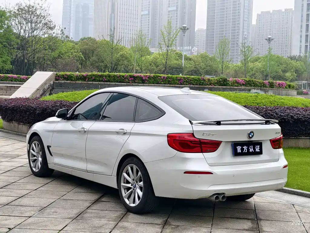 BMW 3 Series GT 2018 — фото 17