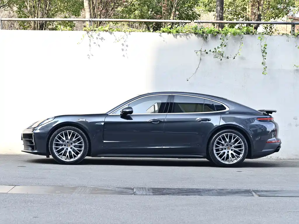 Porsche Panamera 2025 — фото 21