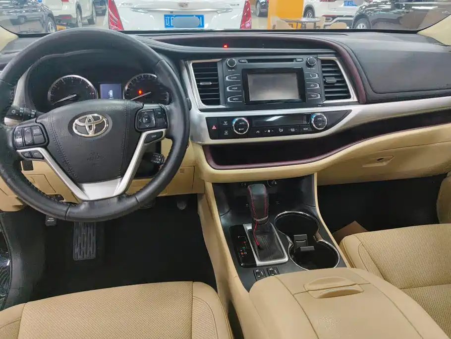 Toyota Highlander 2016 — фото 12