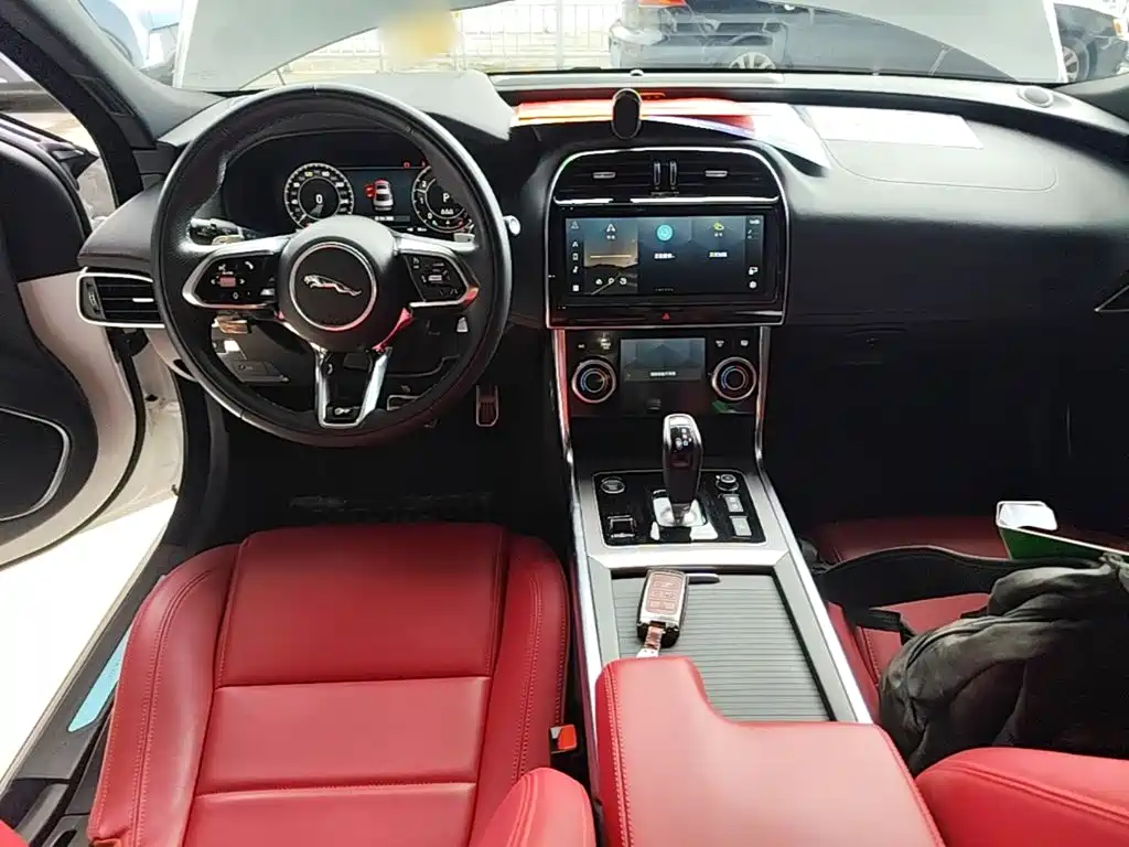 Jaguar XEL 2023 — фото 10
