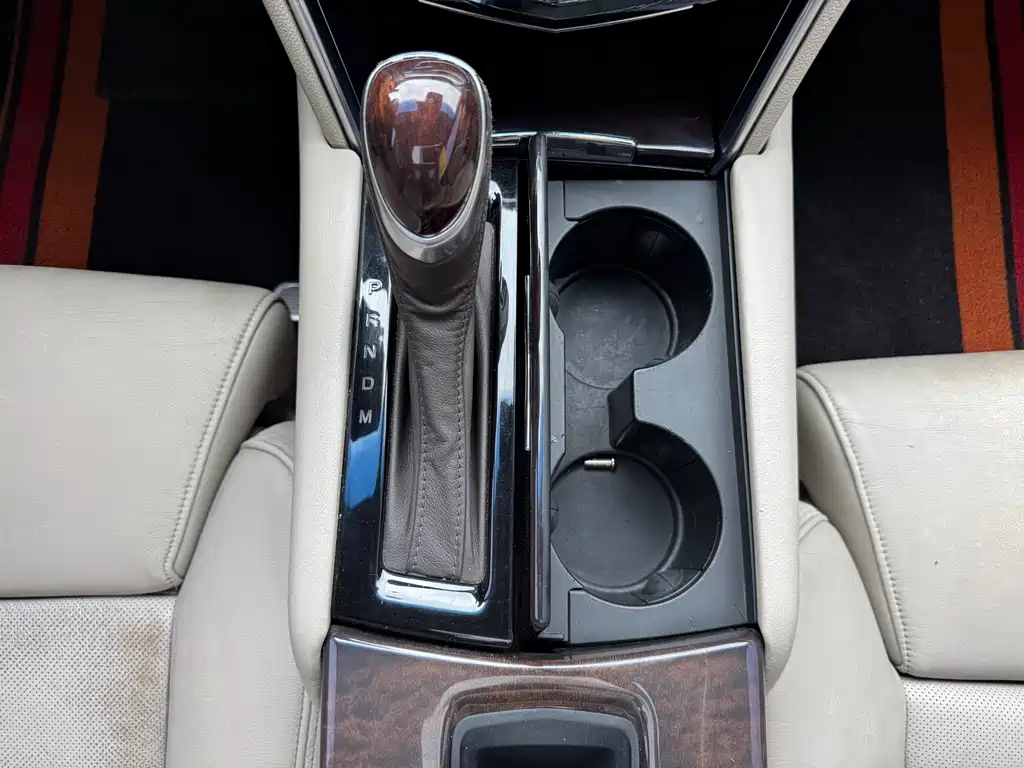 Cadillac XTS 2014 — фото 9