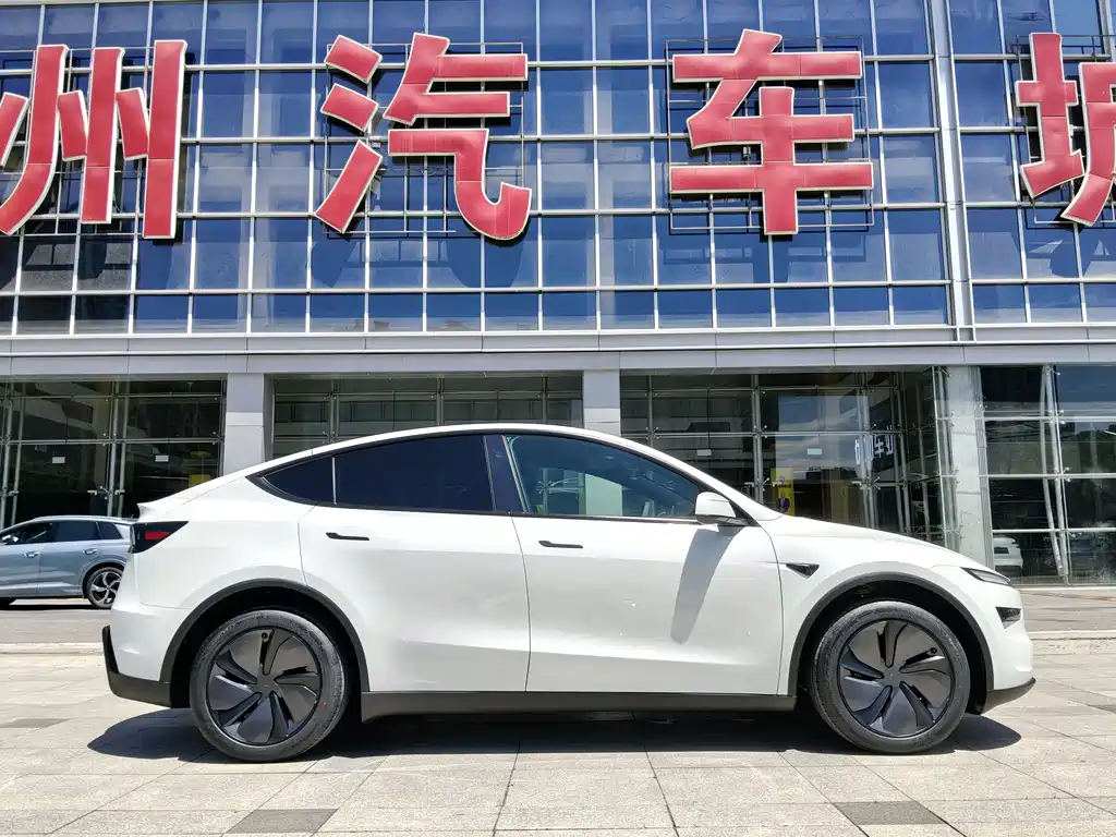 Tesla Model Y 2026