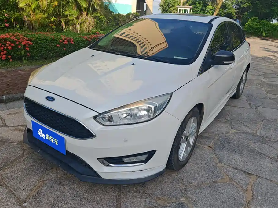 Ford Focus 2017 — фото 1
