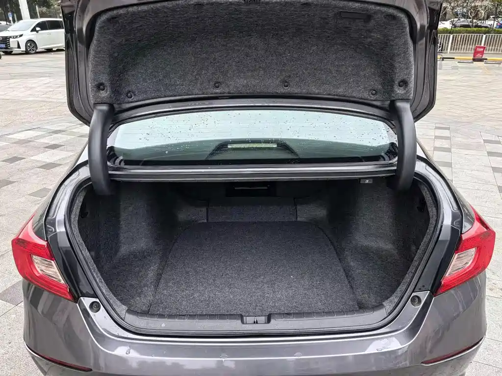 Honda Accord 2019 — фото 12