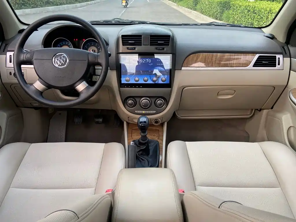 Buick Excelle 2016 — фото 10