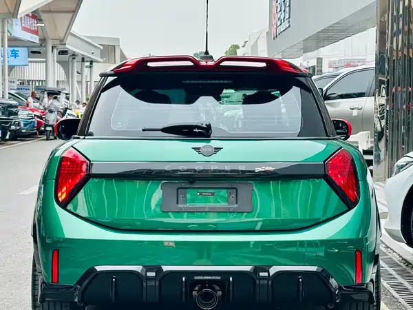 MINI JCW 2025
