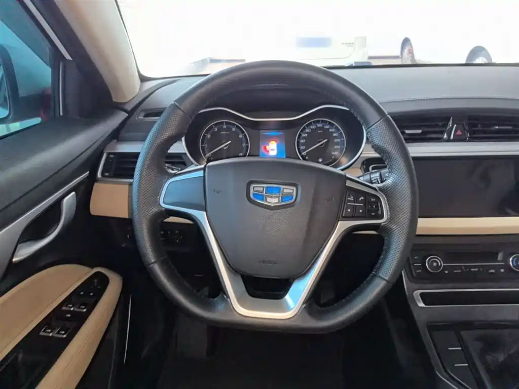 Geely Emgrand 2018 — фото 11