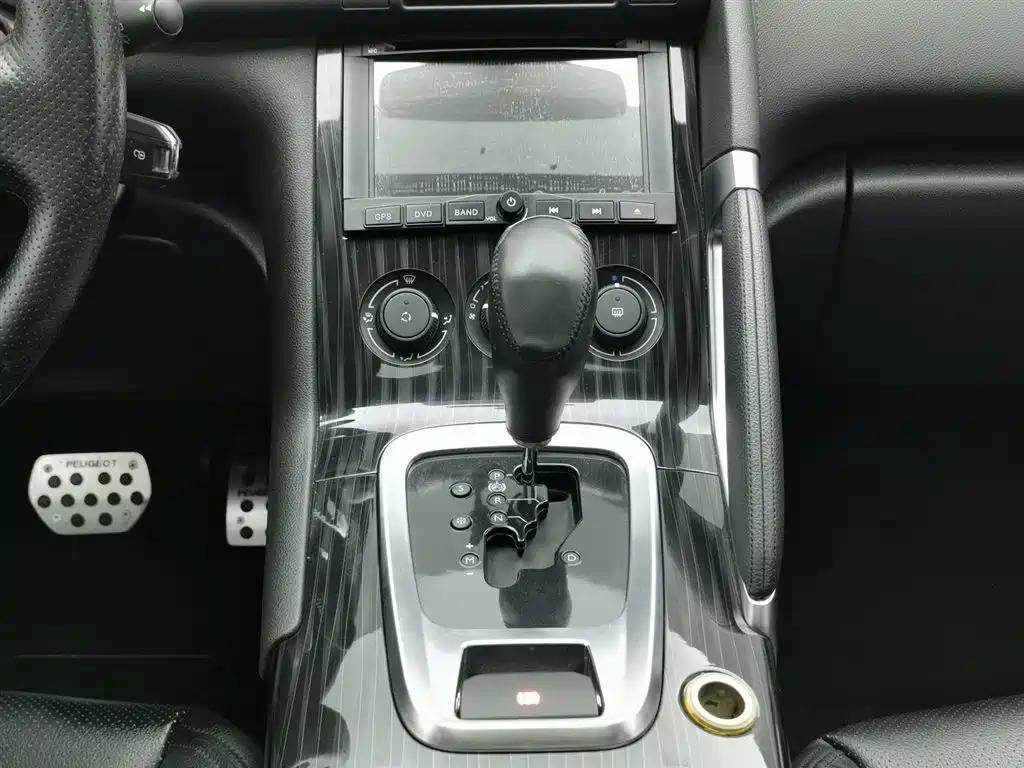 Peugeot 3008 2015 — фото 13