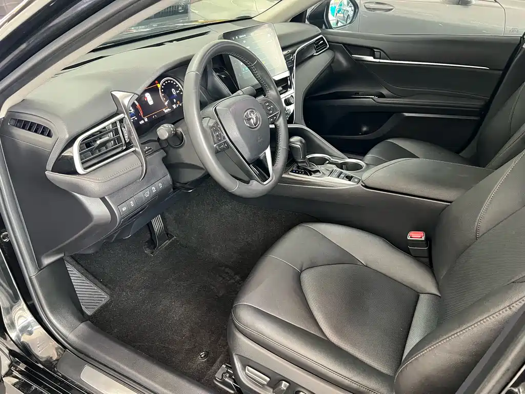 Toyota Camry 2021 — фото 15