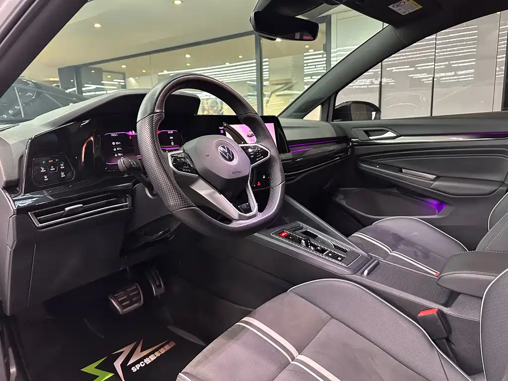 Volkswagen Golf 2021