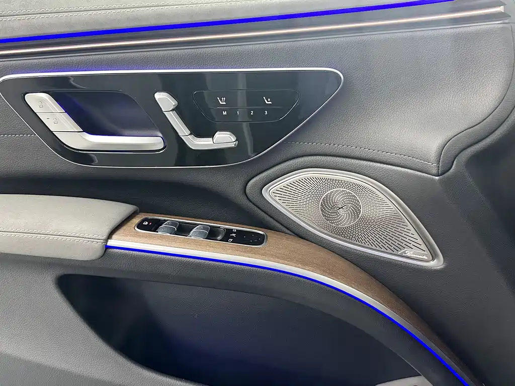 Mercedes-Benz EQS 2023 — фото 18