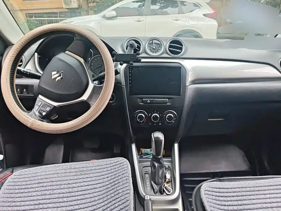 Suzuki Vitara 2016 — фото 12