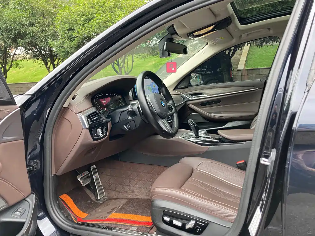 BMW 5 Series 2021