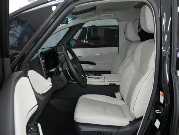 Lexus LM 2024