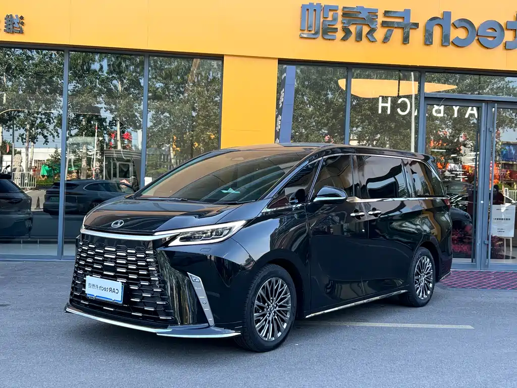 Lexus LM 2025