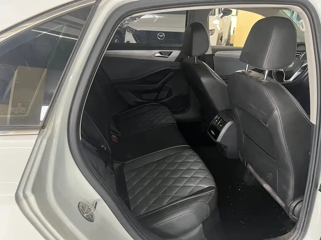 Volkswagen Sagitar 2022